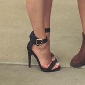 Black high heels size 5.5